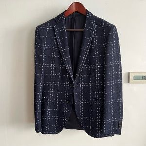 Hugo Boss suit in beautiful navy bouclé